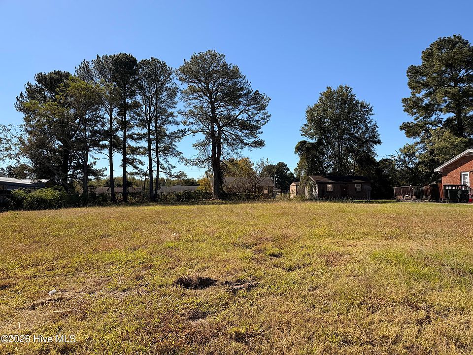 2nd image of 1909 Tower Hill Road