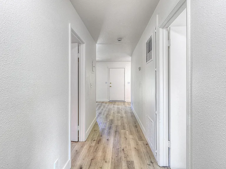 15 Ricky Ct #1 — Photo 35