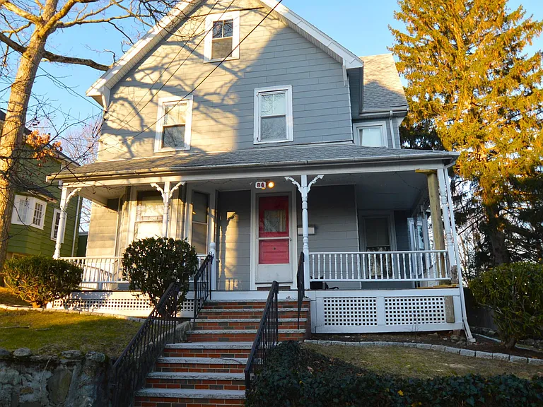 84 Crescent Ave — Photo 1