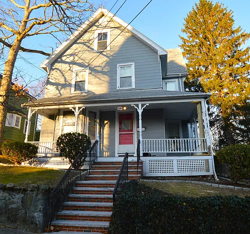 84 Crescent Ave Photo 1