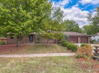 930 SW Glendale Dr, Topeka, KS 66606