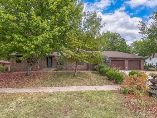 930 SW Glendale Dr, Topeka, KS 66606
