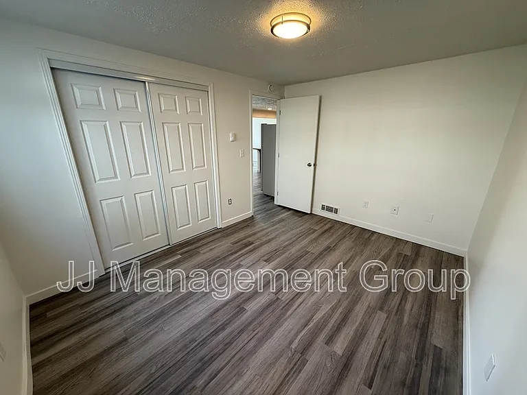 1231 2nd St #WEBSTER APARTMENTS — Photo 6