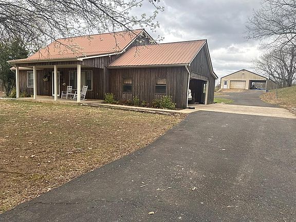 4th image of 935 Oak Manor Rd