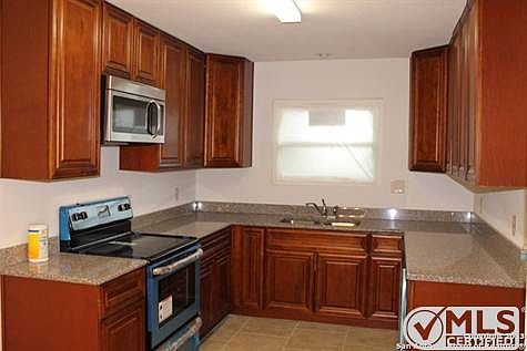 3rd image of 1818 Westvalley Dr