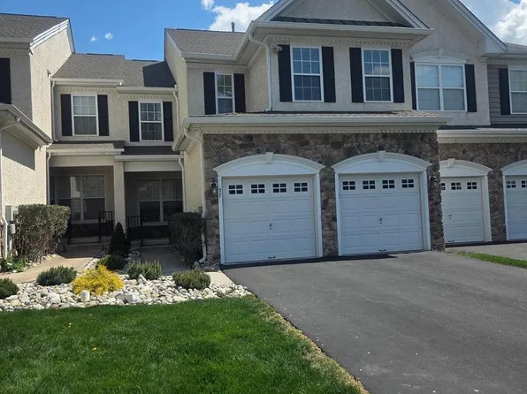 57 Brecknock Ct, Newtown, PA 18940