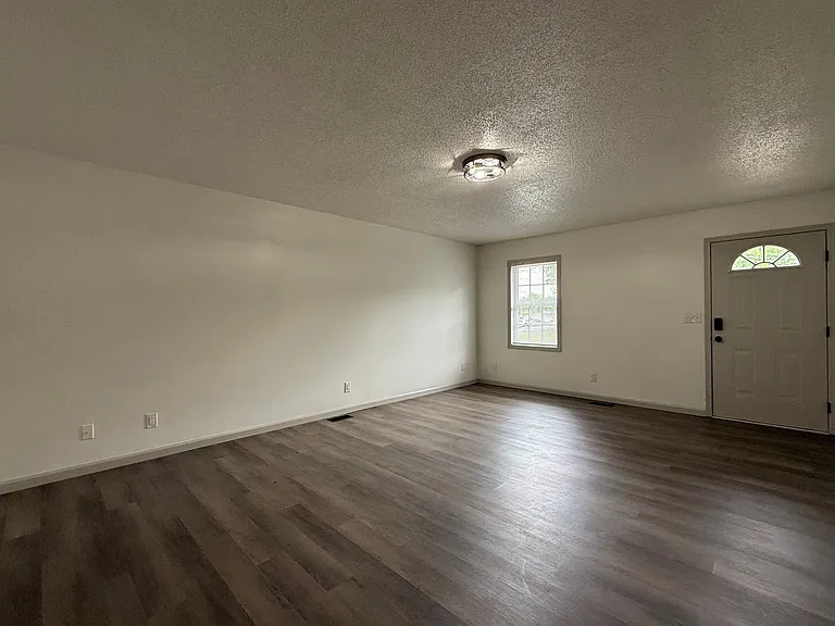 1541 Southside Rd — Photo 4