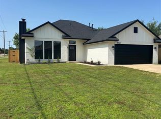 10501 Reiter Dr, Midwest City, OK 73130