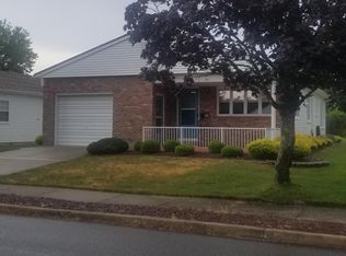10 Burgess Ct, Toms River, NJ 08757