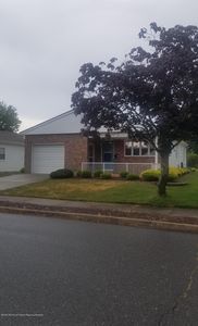 10 Burgess Ct, Toms River, NJ, 08757