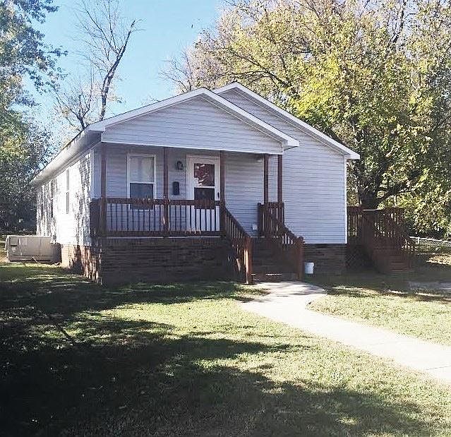 1st image of 622 Warren St