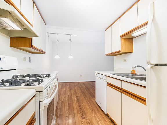 4th image of 8020 Woodglen Ln APT 102