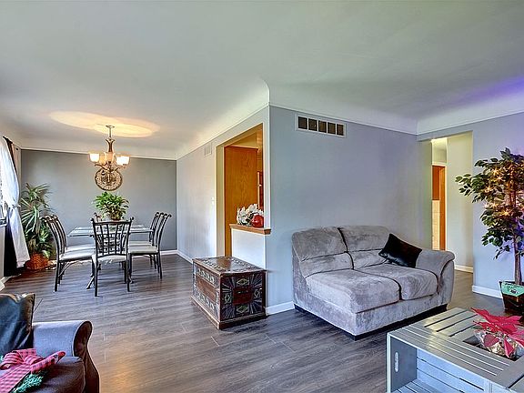 5th image of 5004 Willow Brook Dr