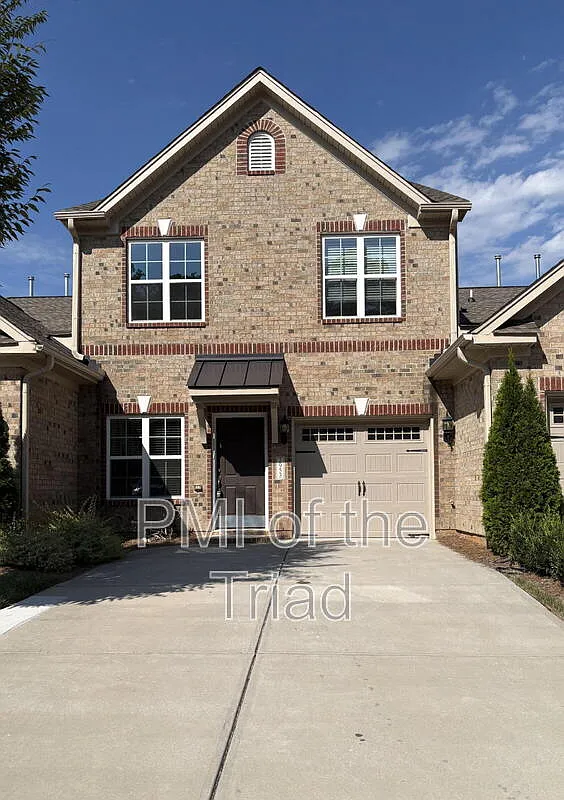 3 bed, 2.5 bath, 1780 sqft, $1,900 — Photo 1