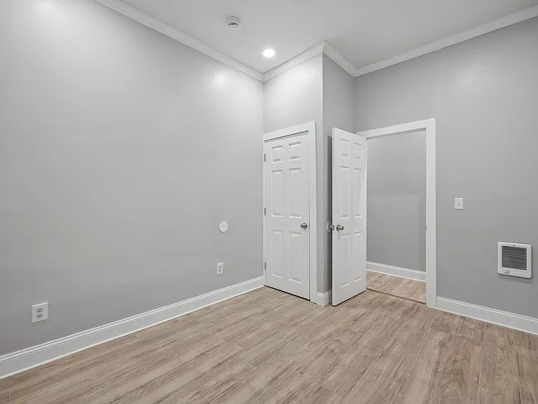 5031 Walnut St #1 — Photo 9