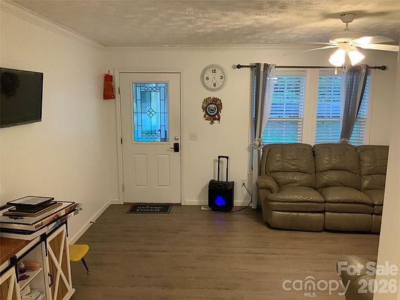 5th image of 129 Concord Rd