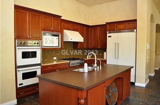 3rd image of 18 Chalet Hills Ter