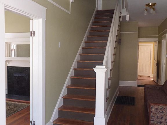 2nd image of 2414 NE Washington Ave