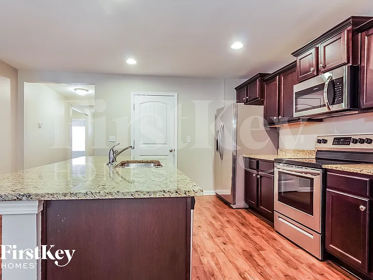 549 Waterstone Dr — Photo 10