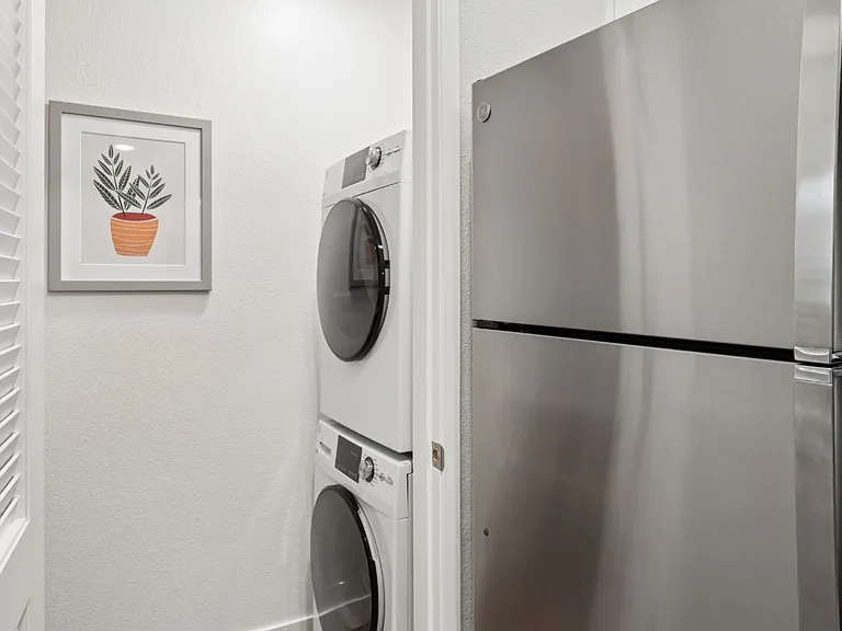 Indian Creek Apartments — Photo 34
