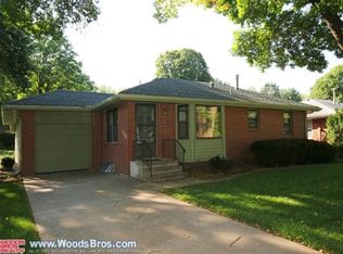 916 E Avon Ln, Lincoln, NE 68505