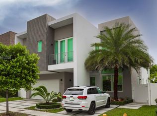 10561 NW 68th Ter, Doral, FL 33178