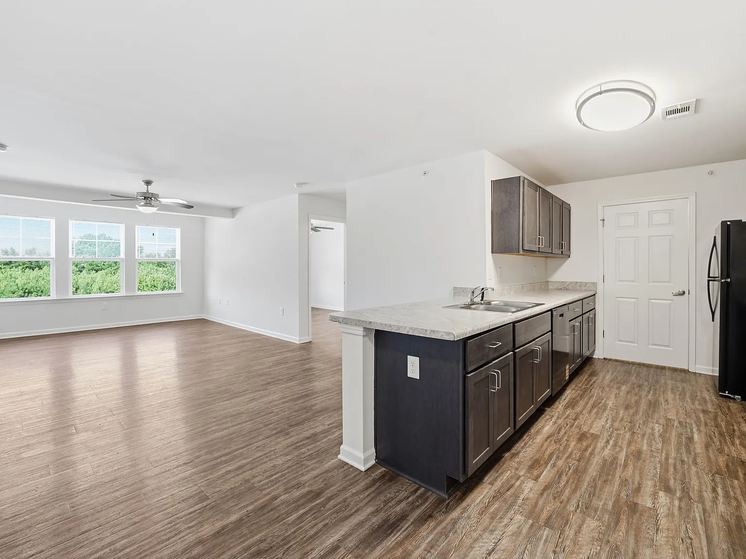 Crescent Villas — Photo 3