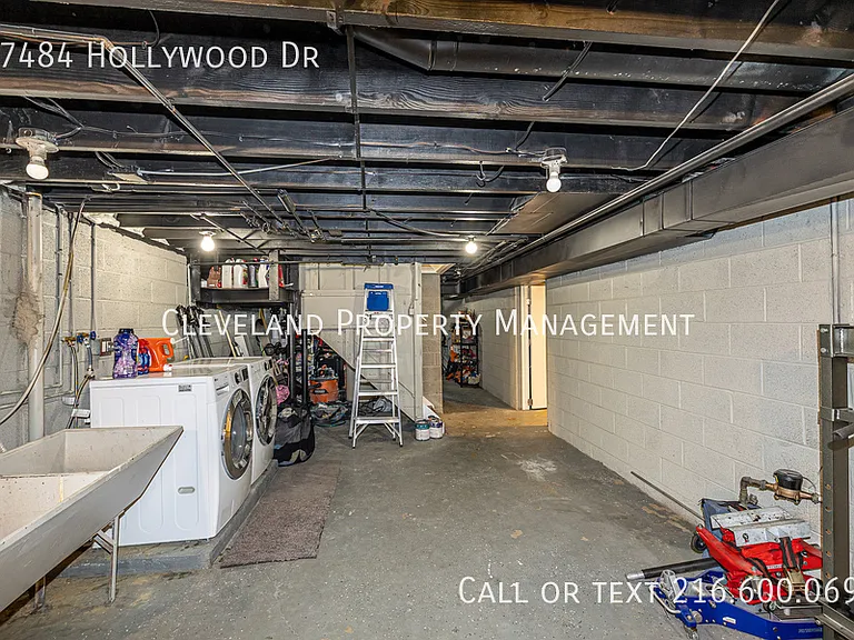 27484 Hollywood Dr — Photo 24
