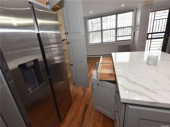 5th image of 623 Vandalia Ave #1