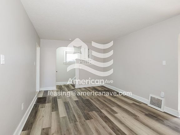 1545445_004_wm_-_living_room_13339168.jpg