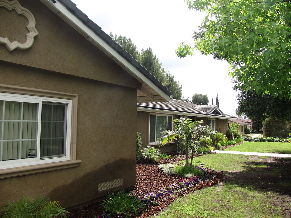 1st image of 16967 Knollwood Dr