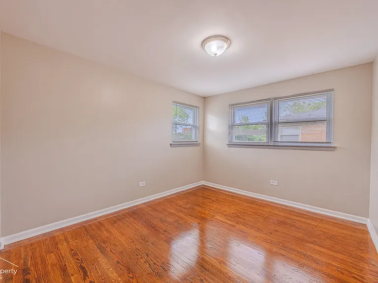 2806 E 76th Pl #3S — Photo 11