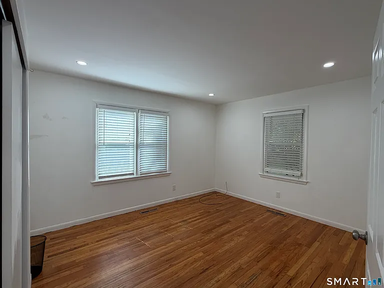 18 Hilltop View Rd — Photo 8