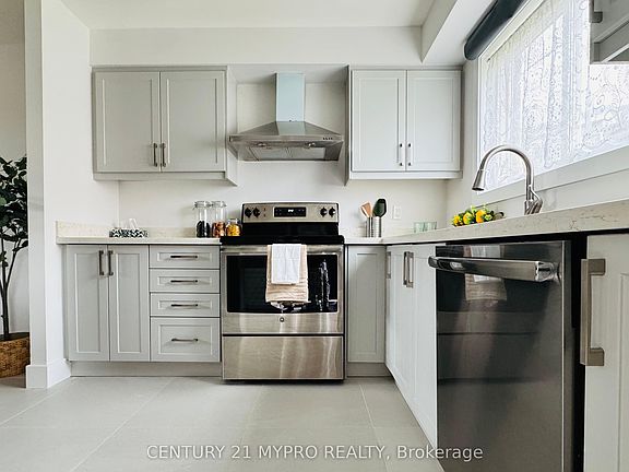 3rd image of 67 Godstone Rd #121