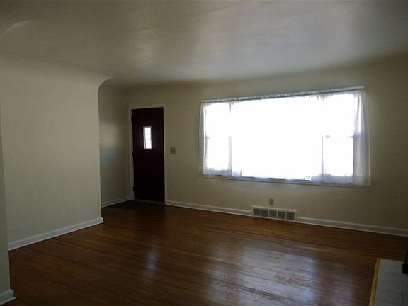 5th image of 1332 Hawthorne Ave