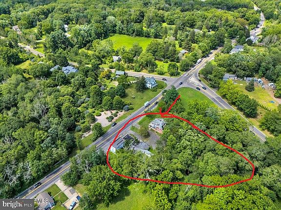 3rd image of 465 Lakewood Farmingdale Rd