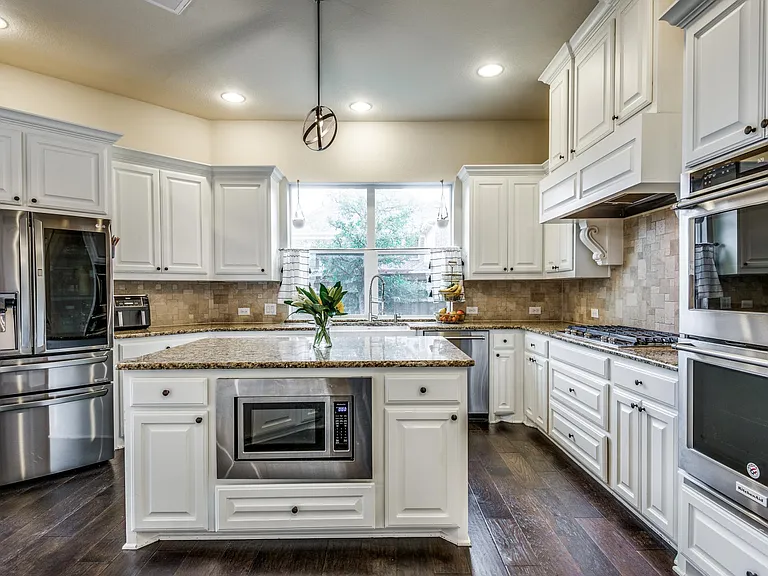 10404 Bartlett Dr — Photo 13