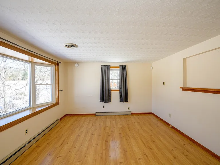 1280 W Vine St — Photo 3