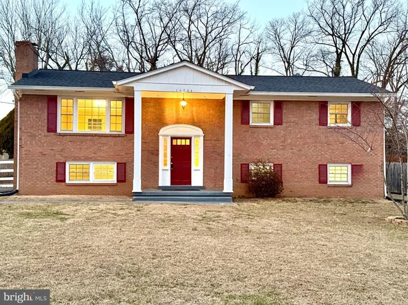 14204 Saint Clair Dr, Gainesville, VA 20155