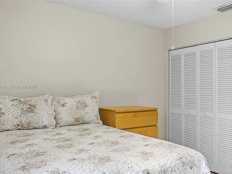 6885 NW 75th Pl — Photo 35