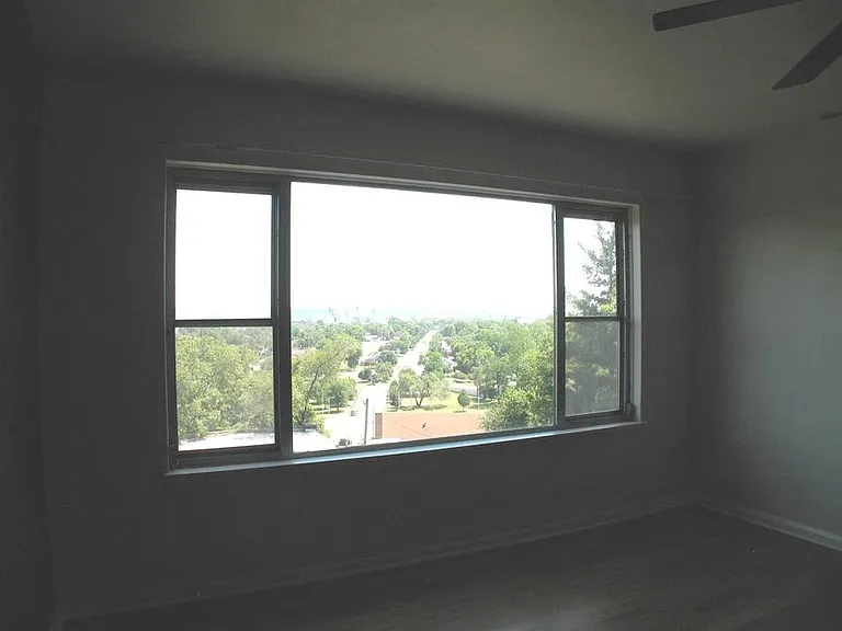 914 W Moss Ave #F — Photo 2