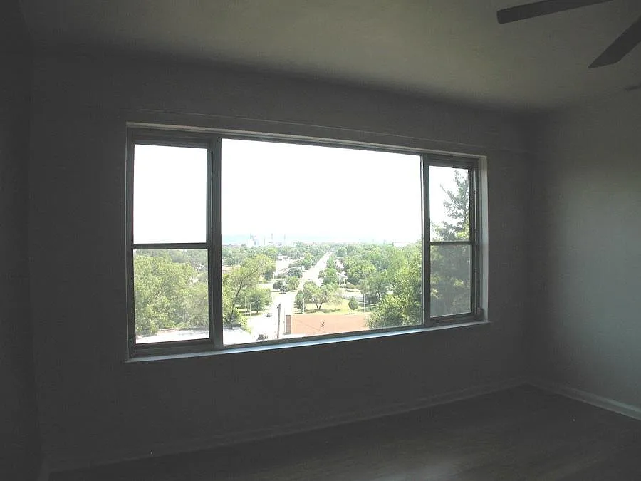 Building Photo - 914 W Moss Ave #F