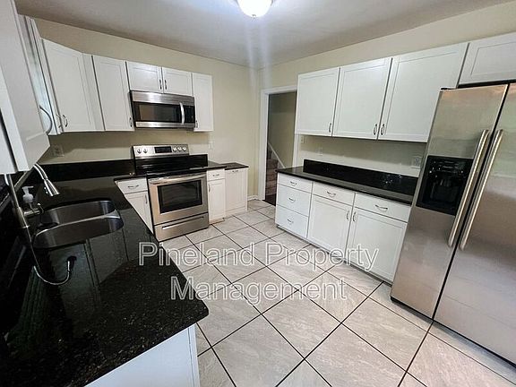 3rd image of 544 Hilliard Dr