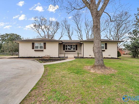 2nd image of 1903 County Park Rd