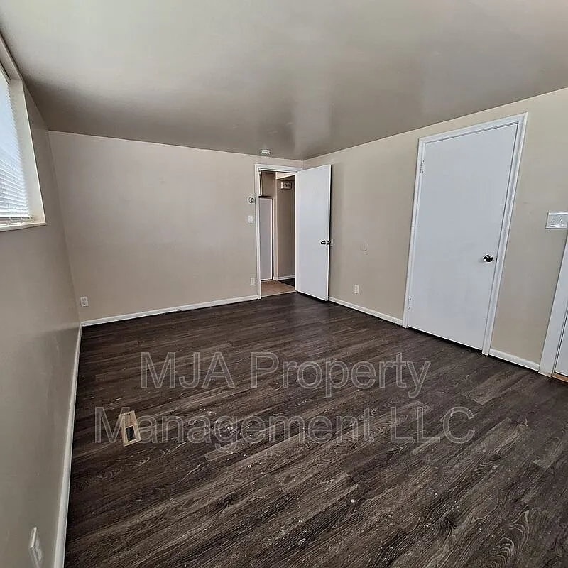 1 bed, 1.0 bath, 600 sqft, $895 — Photo 3