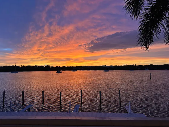 117 Pompano Dr SE, Saint Petersburg, FL