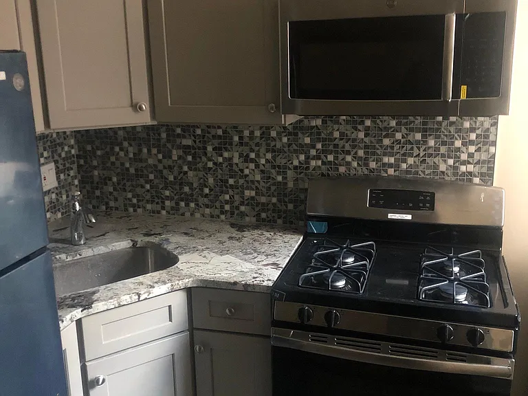 922 Anchor St — Photo 5