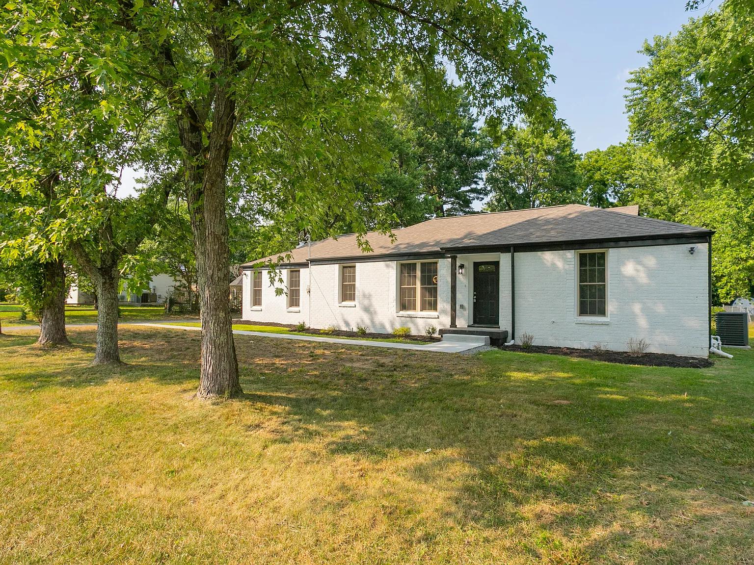 3 bed, 1803 sqft, $2,600 — Photo 4