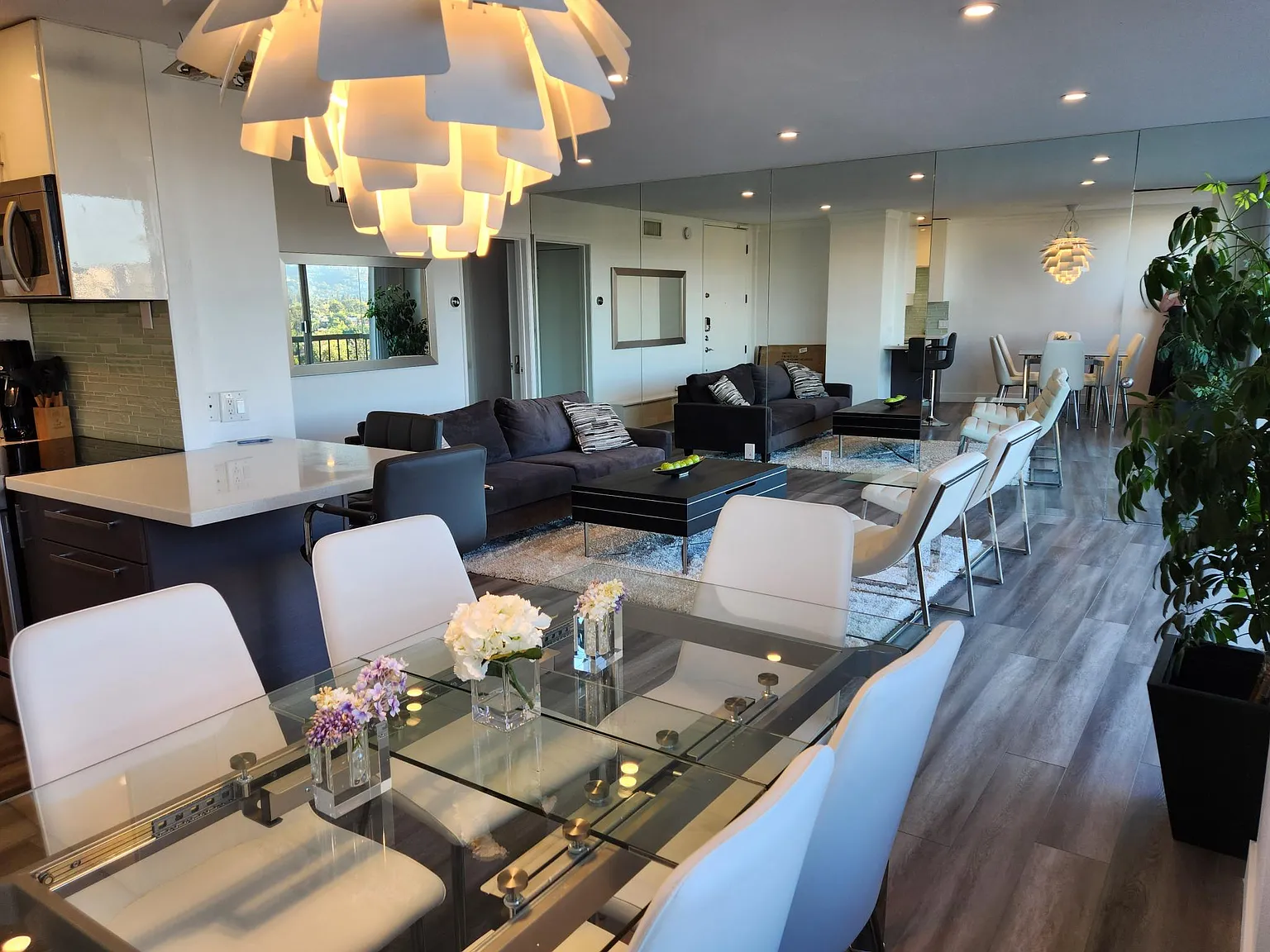 10747 Wilshire Blvd — Photo 4