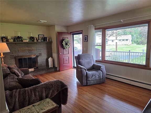 4th image of 95 Country Estates Dr